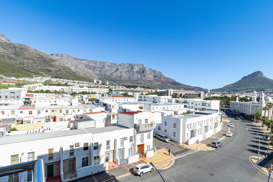 2 Bedroom Property for Sale in Zonnebloem Western Cape